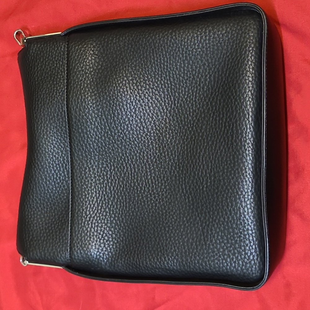 Calvin Klein Fay Large Crossbody Bag In Black Leather - Picture 4 of 9
